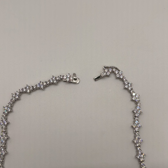 MUST SEE! Unisex 18 Karat Plating Honeycomb Necklace - Picture 10 of 14